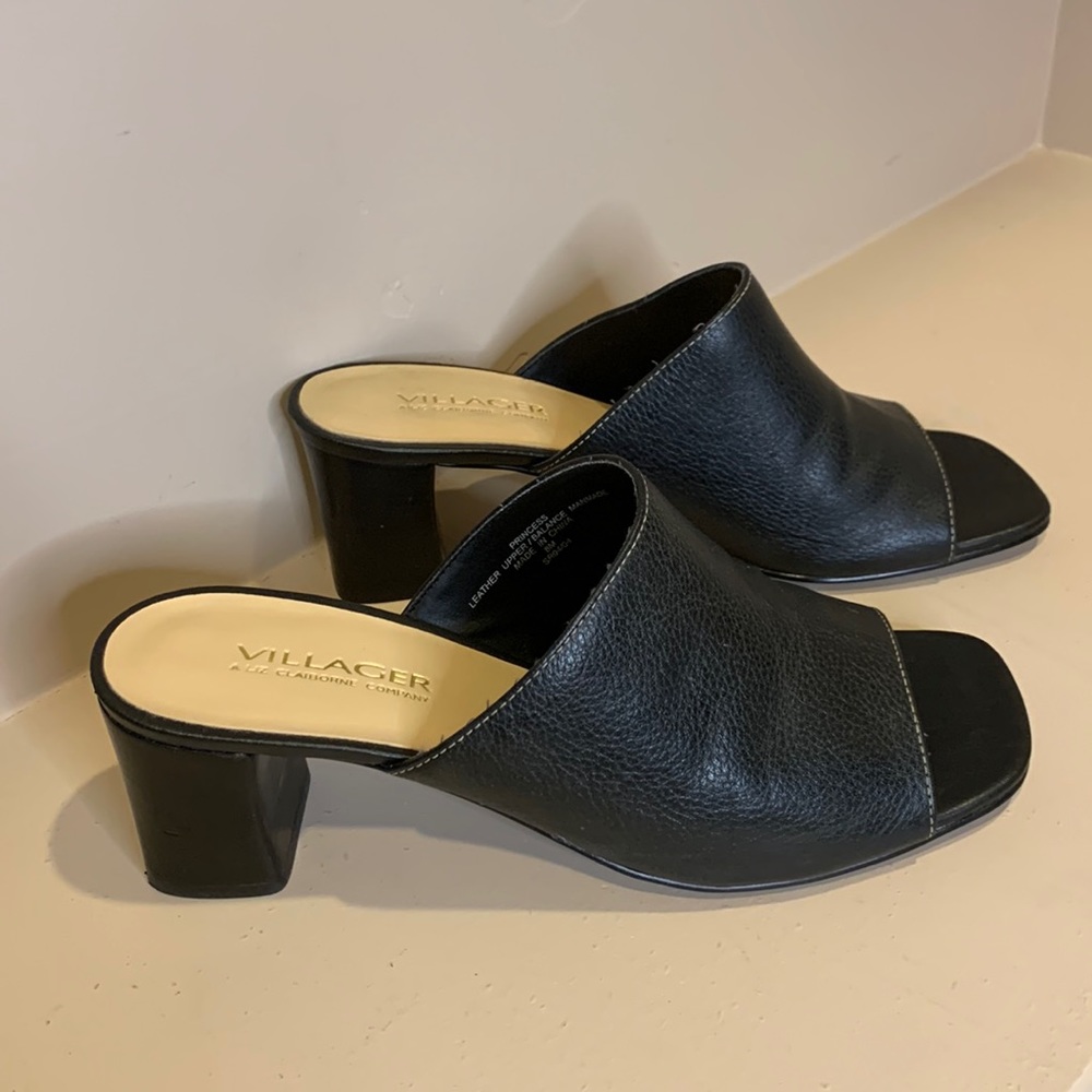 EUC - Villager by Liz Claiborne Leather Slip On Sandals